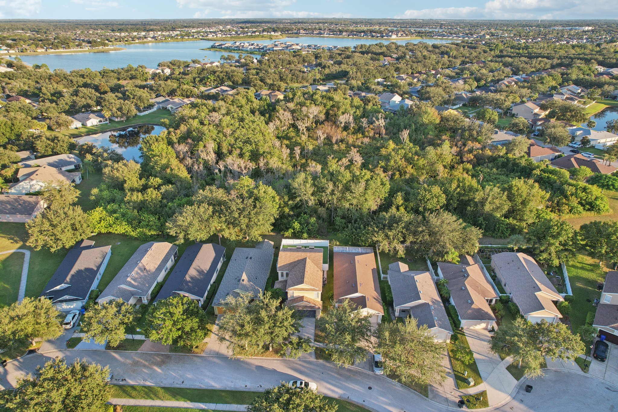 Crestlake Village Dr-S1510-068.jpg