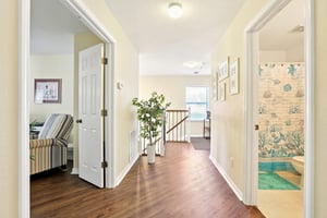 Crestlake Village Dr-S1510-029.jpg