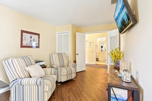 Crestlake Village Dr-S1510-030.jpg