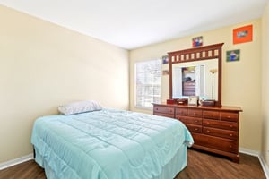 Crestlake Village Dr-S1510-036.jpg