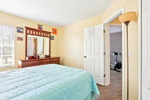 Crestlake Village Dr-S1510-038.jpg
