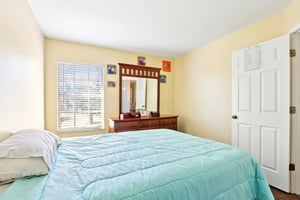 Crestlake Village Dr-S1510-039.jpg