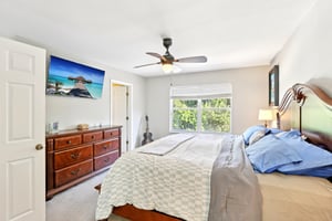 Crestlake Village Dr-S1510-043.jpg