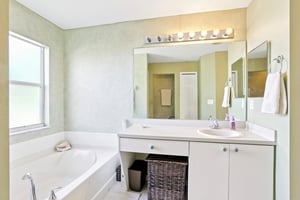 Crestlake Village Dr-S1510-044.jpg