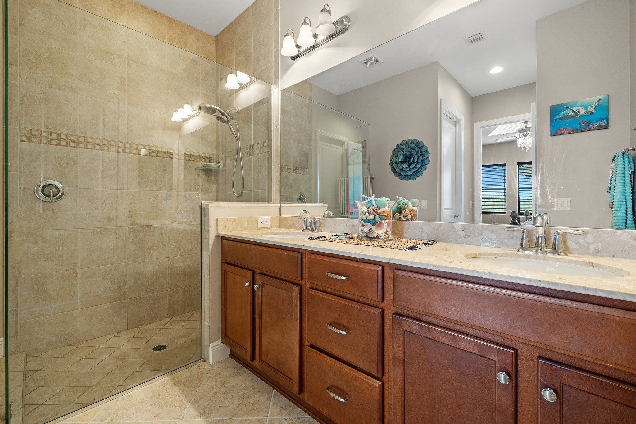 Primary Bathroom 2.jpg