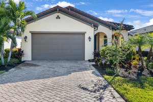 Front Exterior 1.jpg