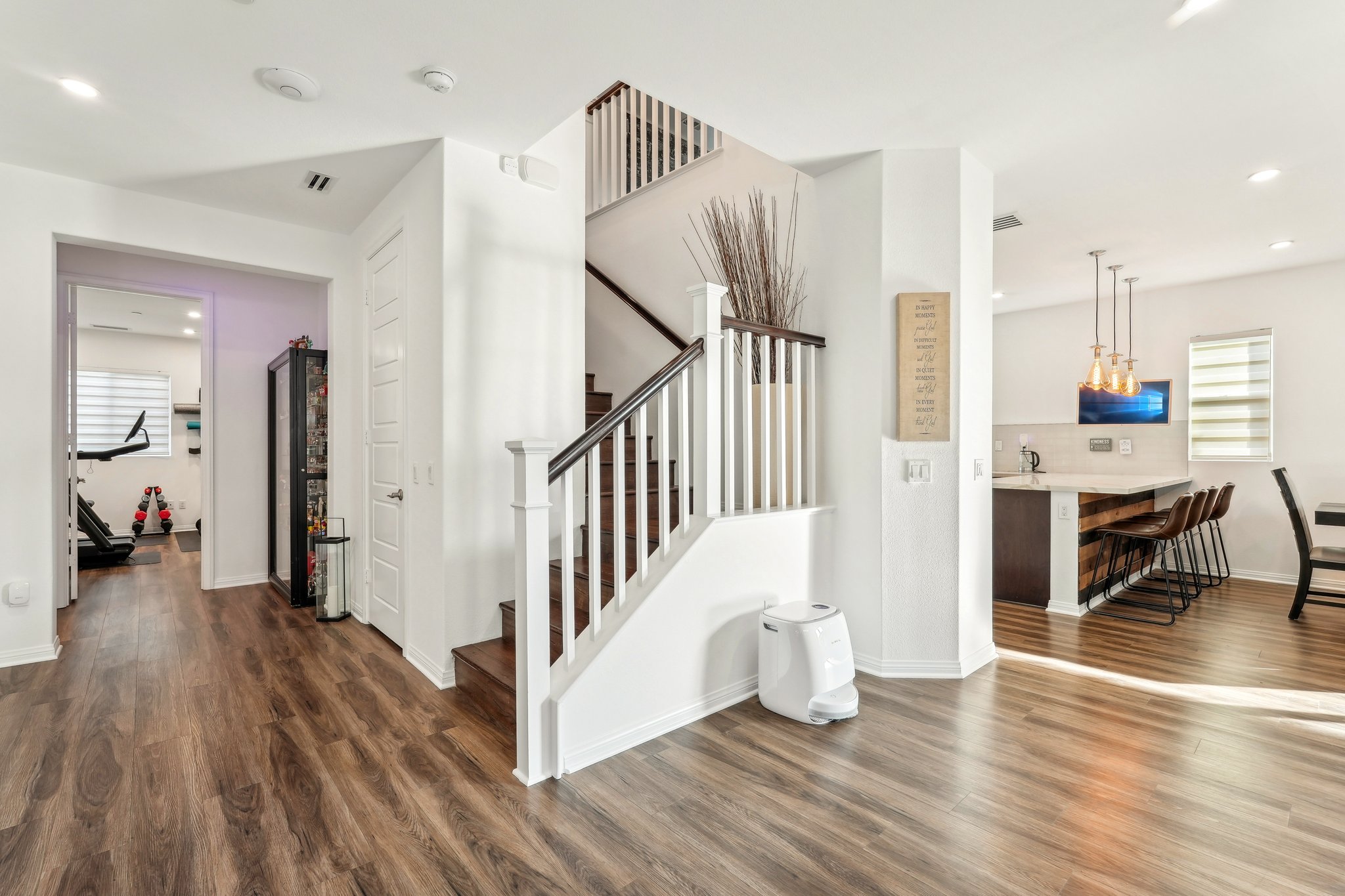 W Aleta Ln-003r.jpg