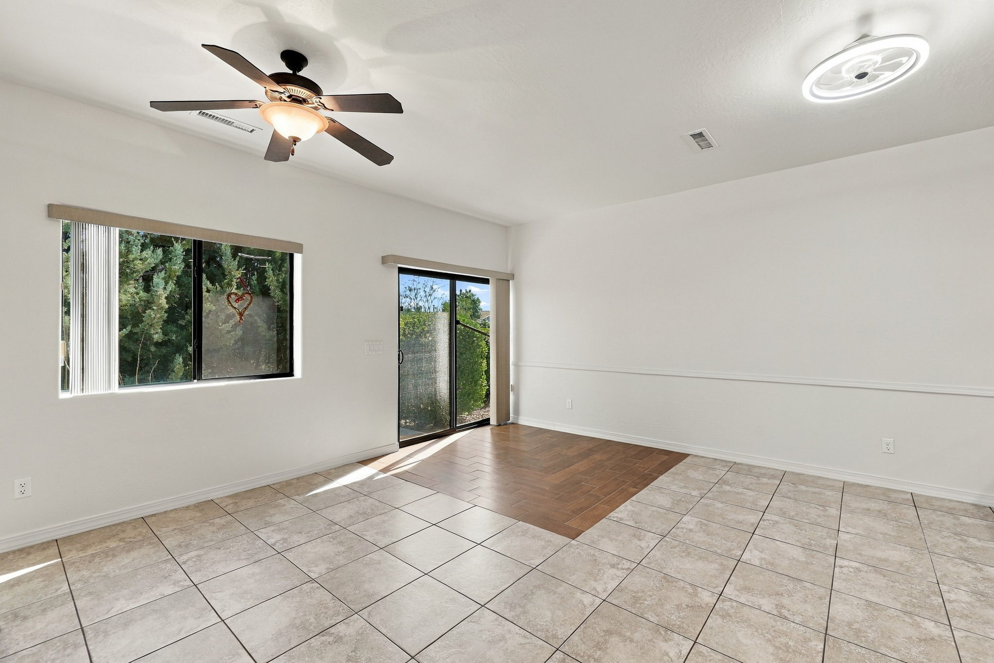 Living and Dining Room (2)