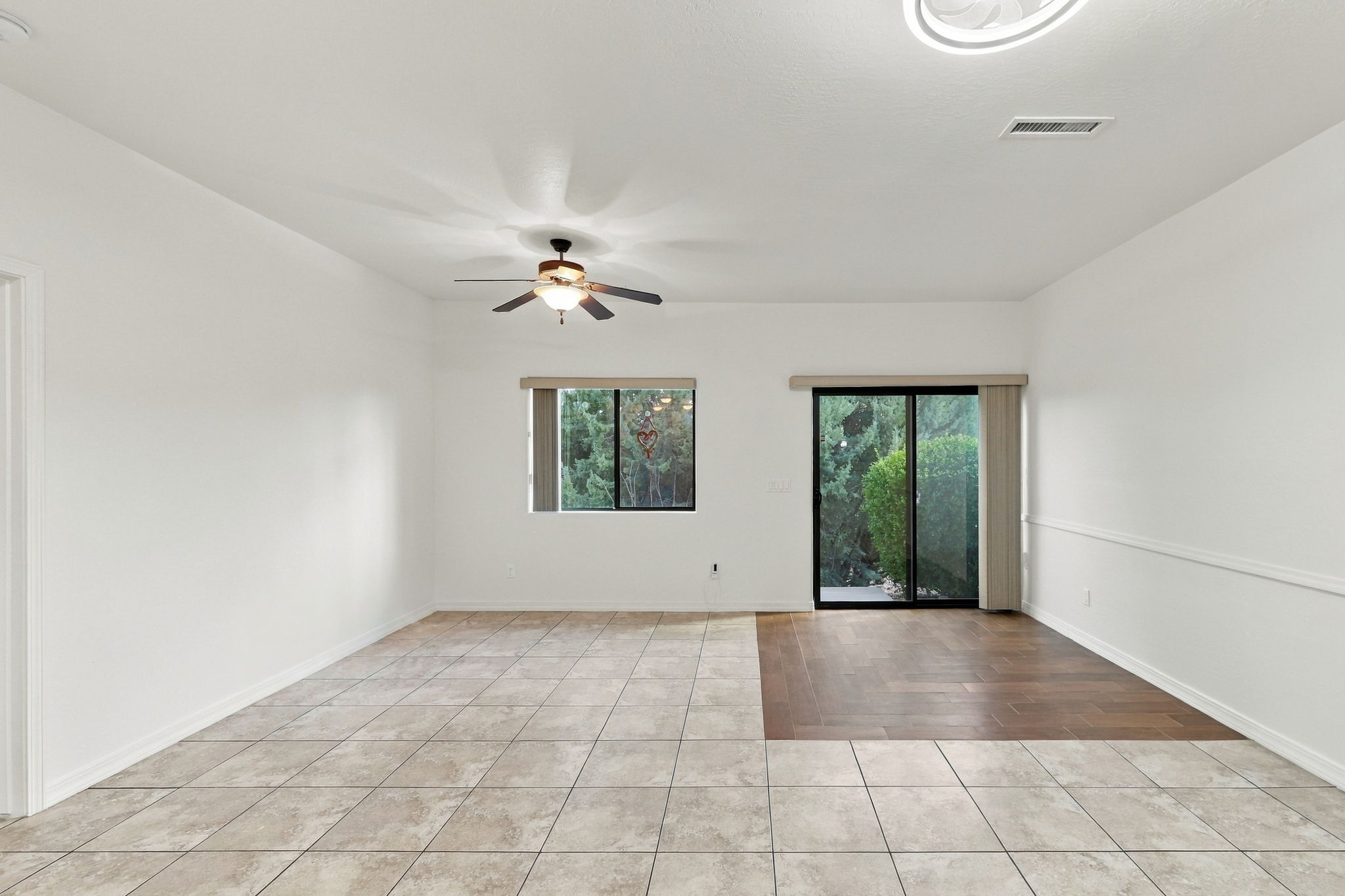 Living and Dining Room (3)