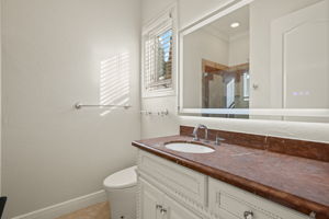 Guest Bathroom 4