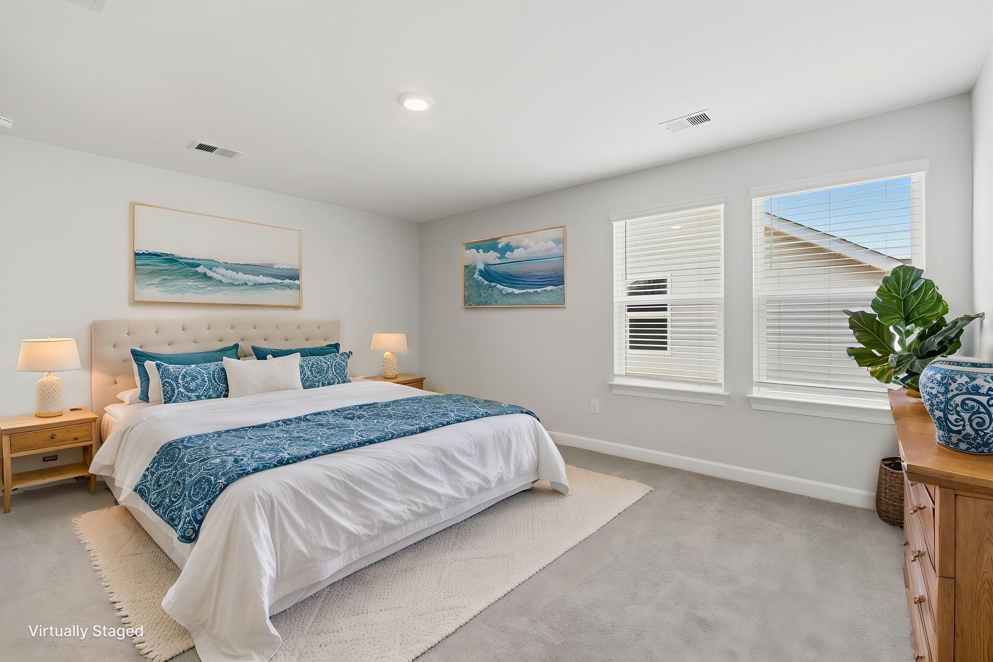 DSC01042 virtually staged.jpeg