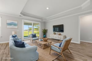 DSC01072 virtually staged.jpeg