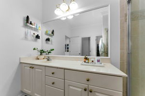 Primary Bathroom 1b