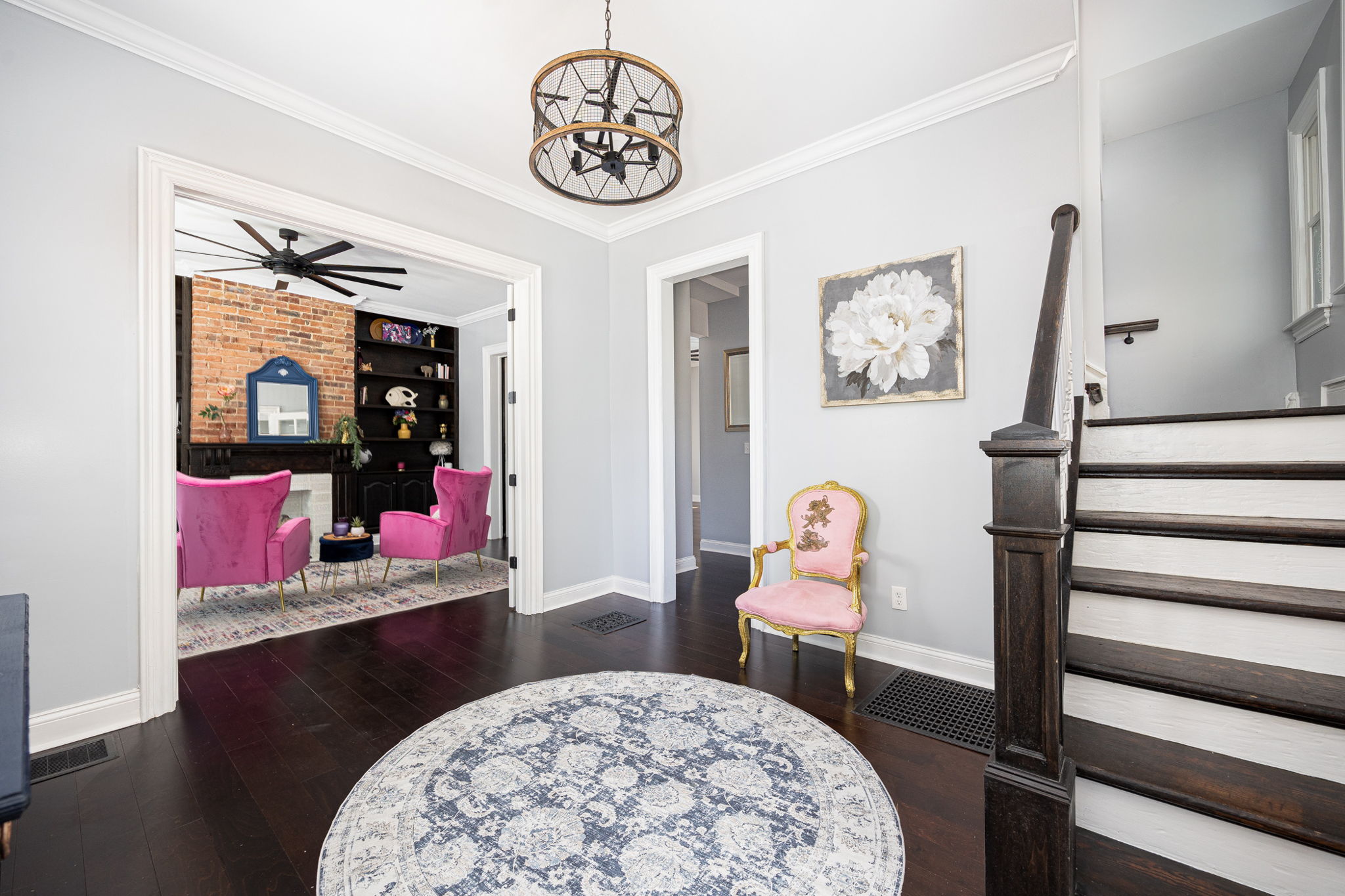 154 E Long St 010