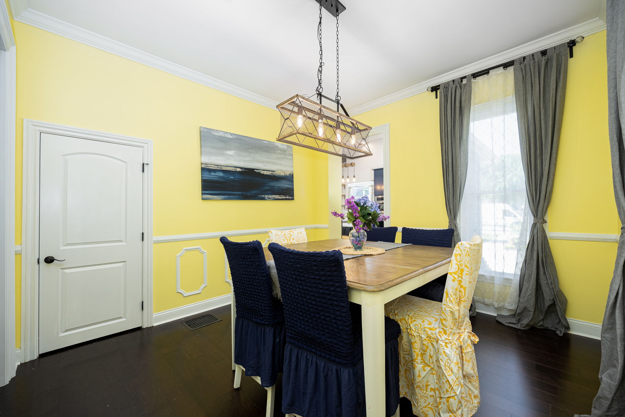 154 E Long St 023