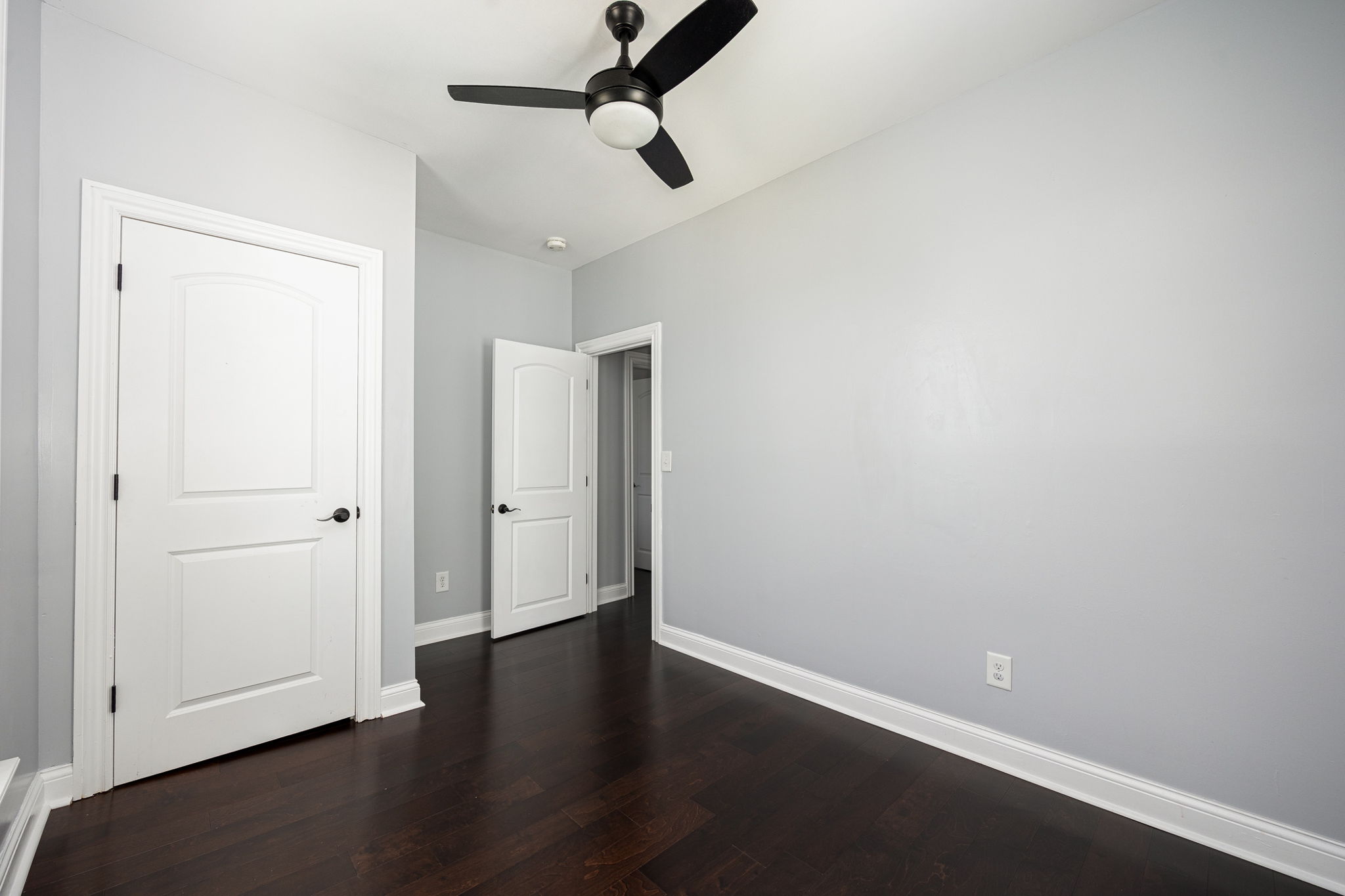 154 E Long St 028