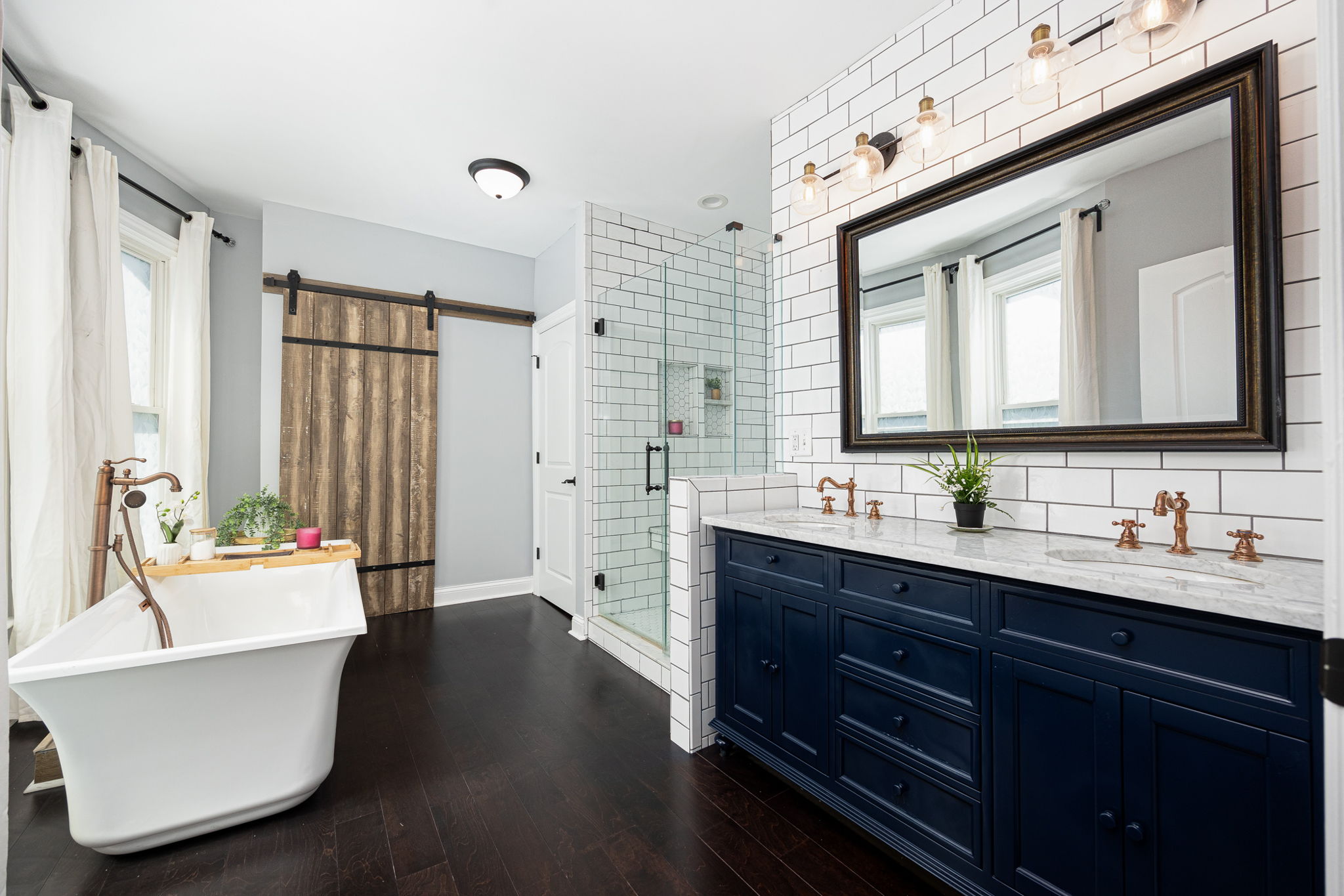 154 E Long St 032