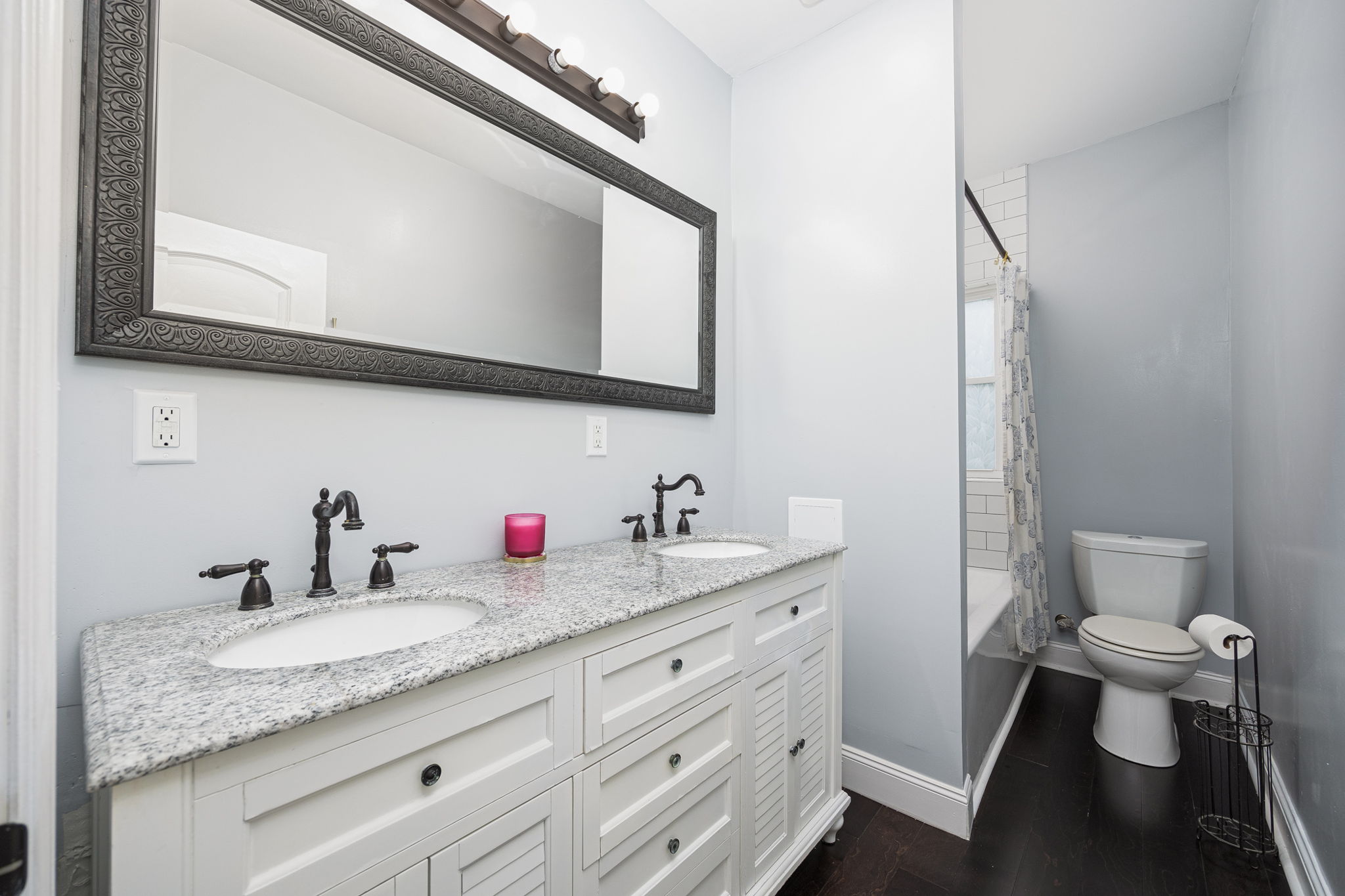 154 E Long St 037