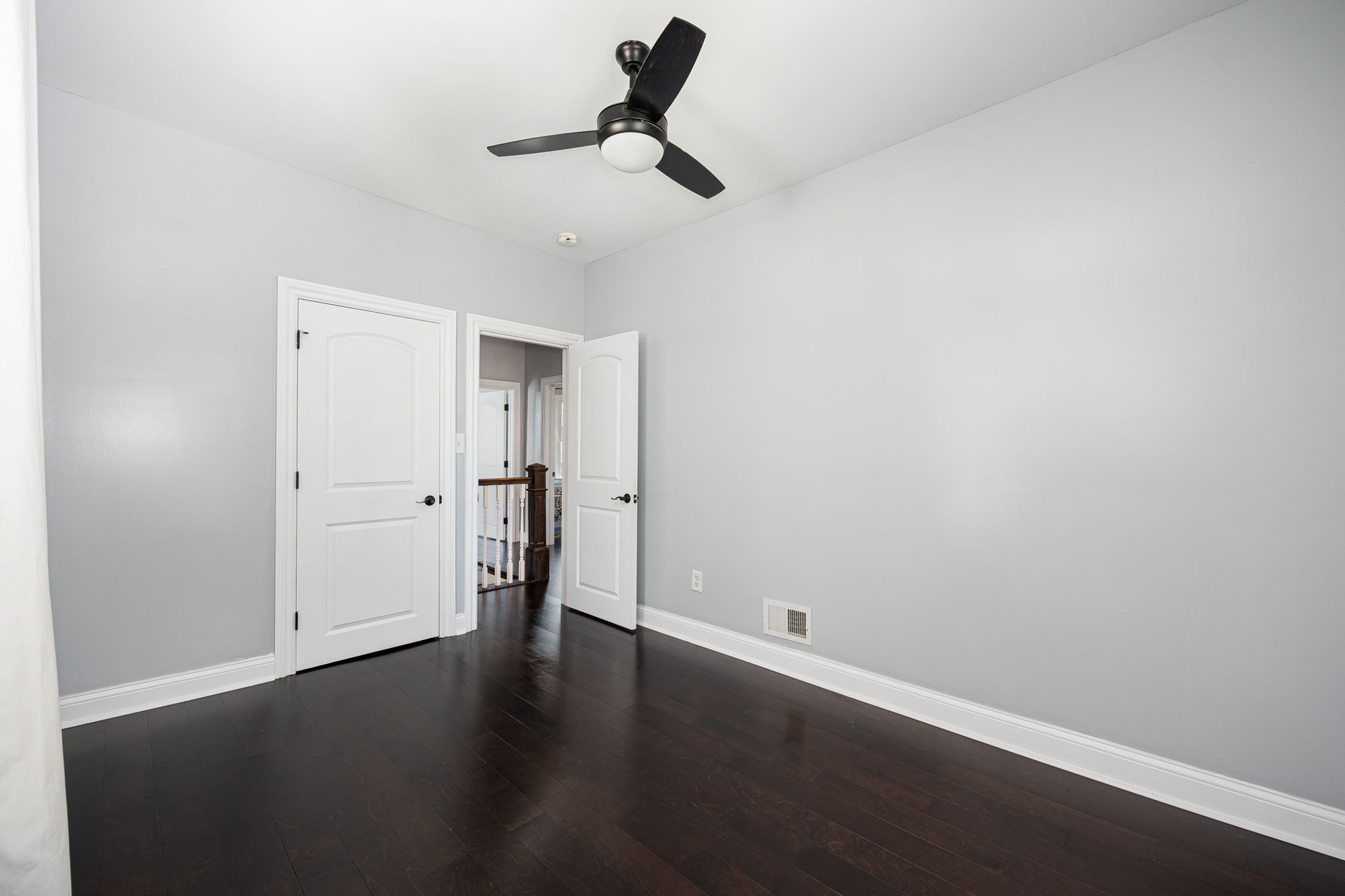 154 E Long St 039