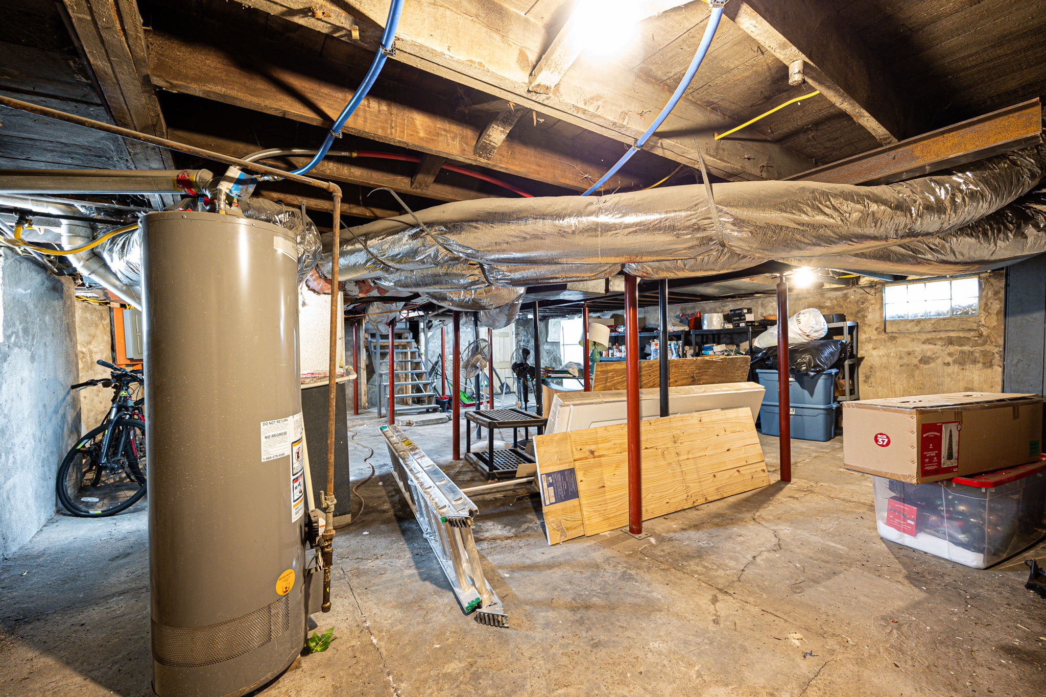 154 E Long St 049