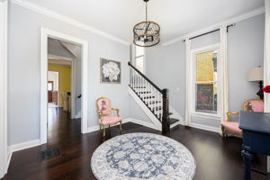 154 E Long St 009