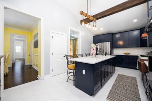 154 E Long St 017
