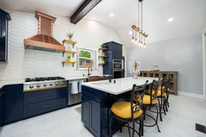 154 E Long St 019