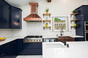 154 E Long St 020
