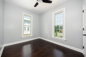 154 E Long St 027