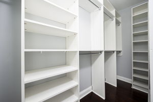 154 E Long St 035