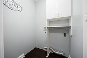 154 E Long St 036