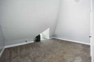 154 E Long St 041