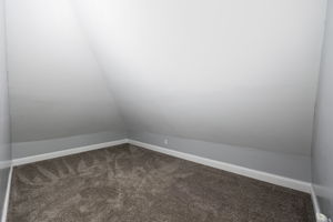 154 E Long St 043