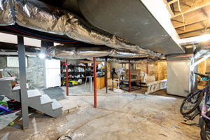 154 E Long St 050
