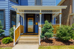 154 E Long St 052