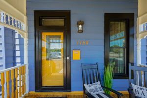 154 E Long St 053