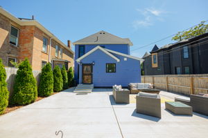 154 E Long St 058