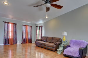  Photo 4
