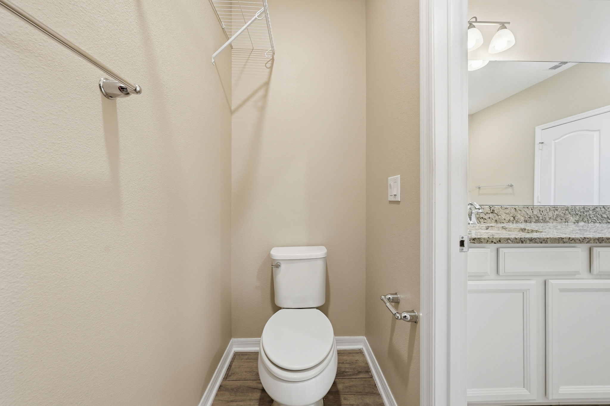  Photo 41