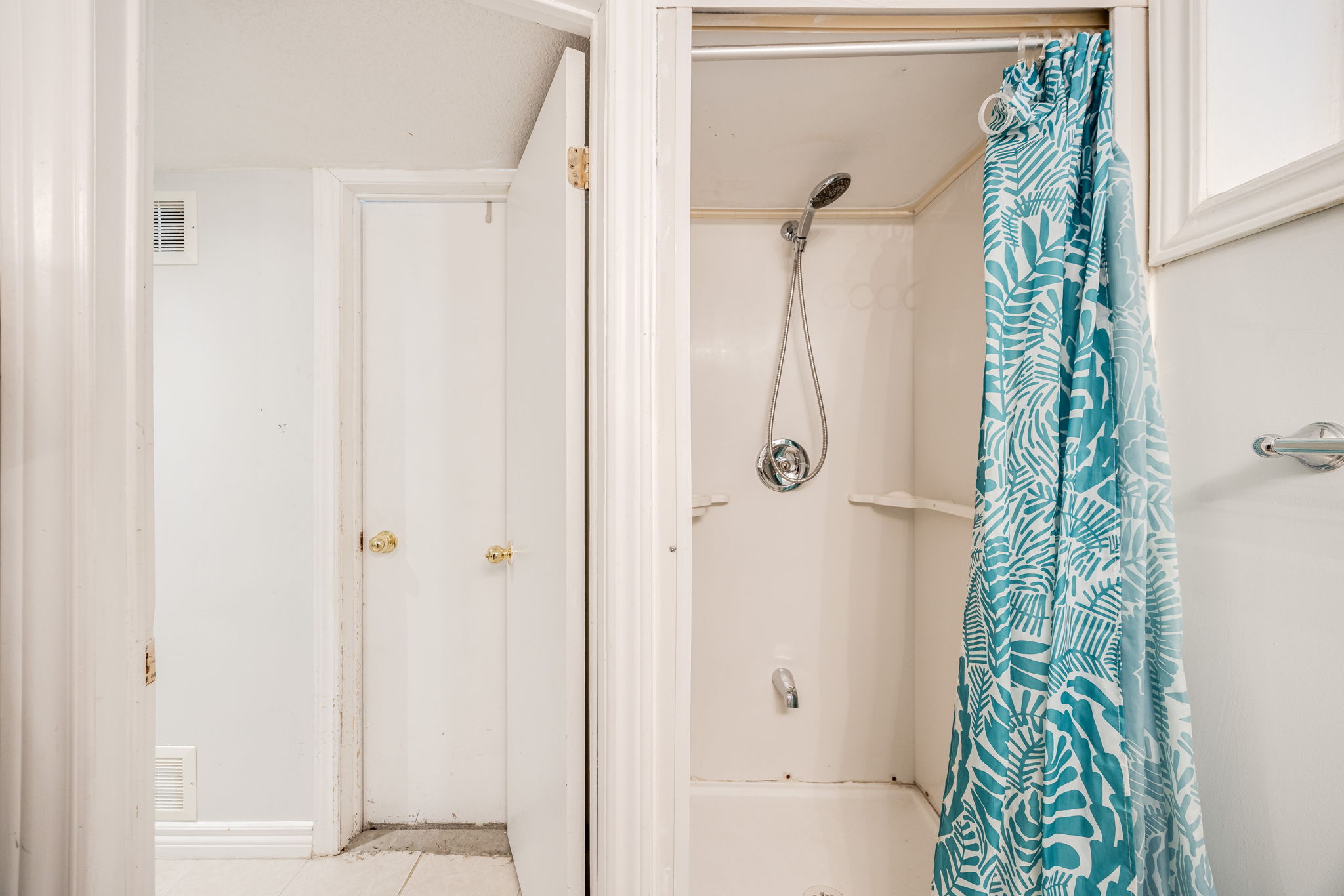 Toronto property showcase — delivered property photograph 32