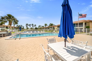 Pool Seating