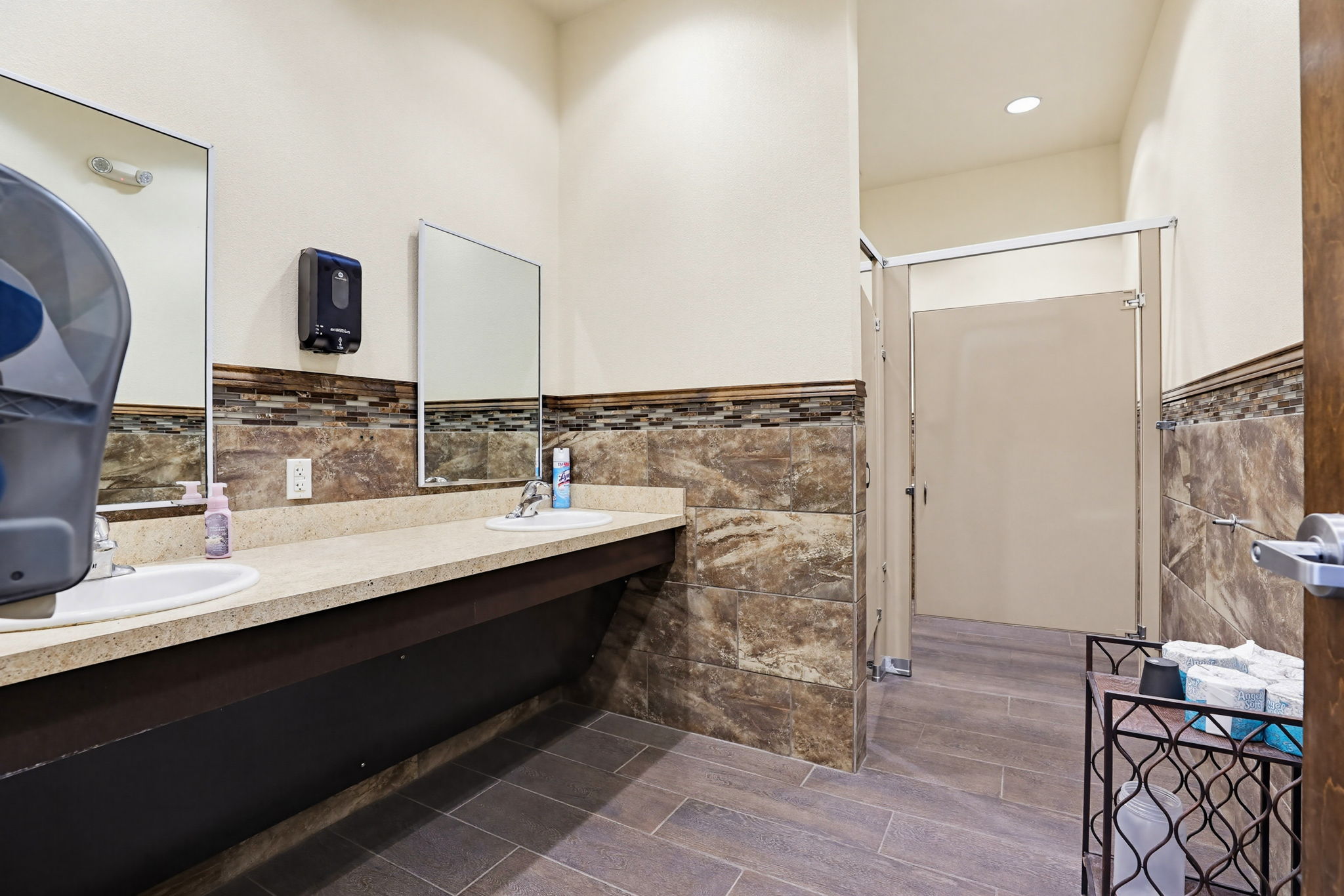  Photo 22