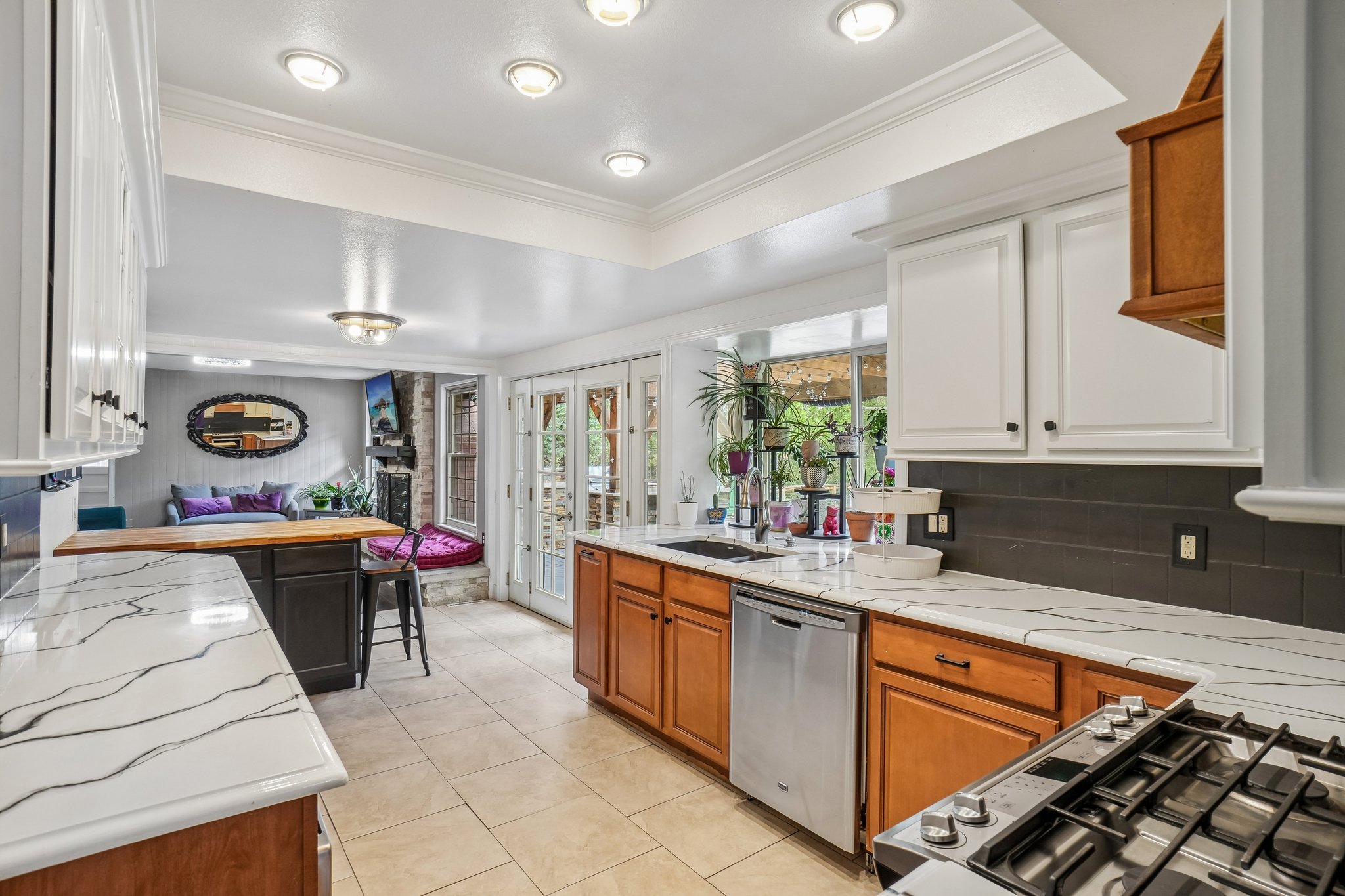 E Amherst Cir-S1707-012.jpg