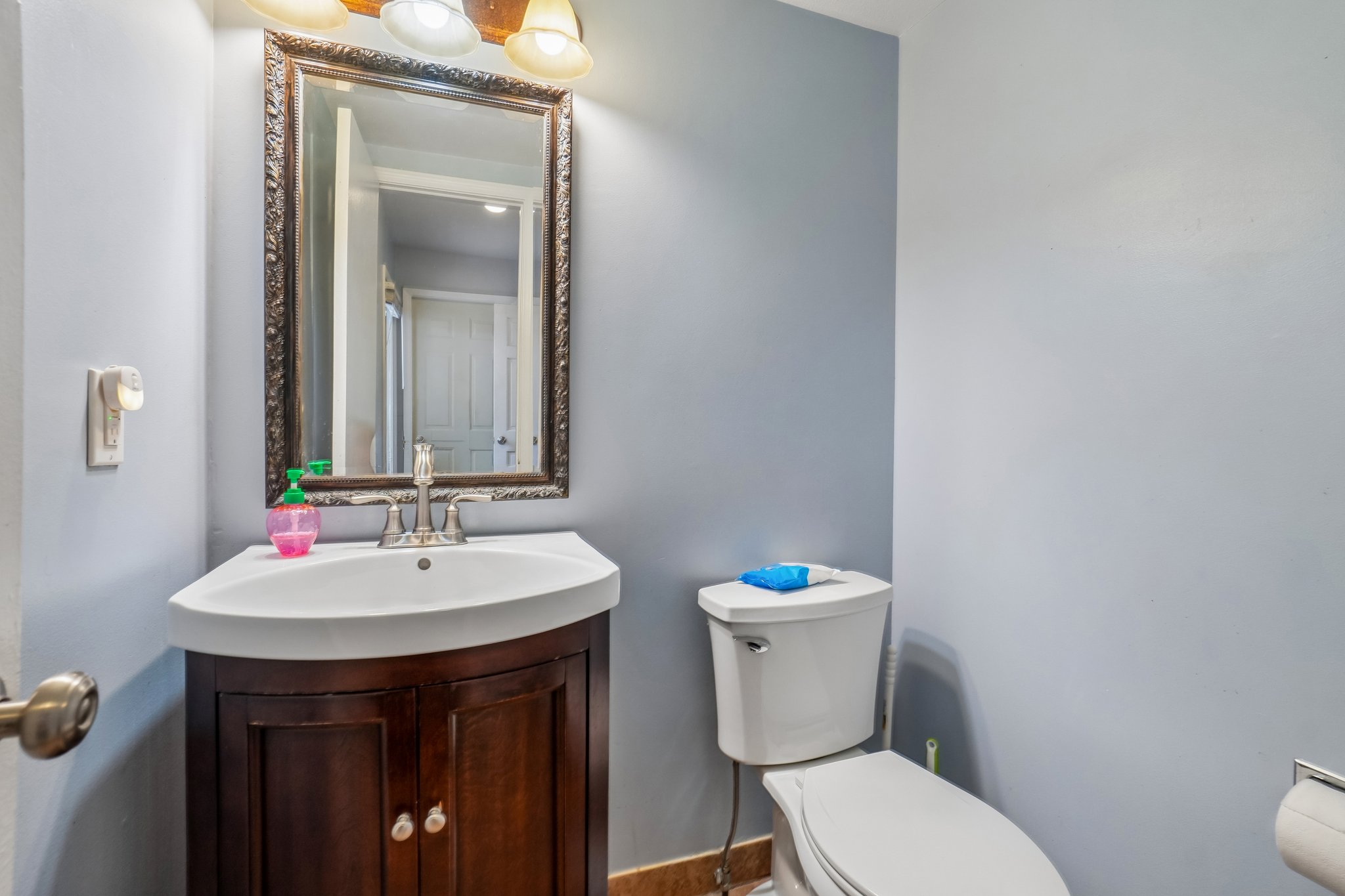E Amherst Cir-S1707-016.jpg