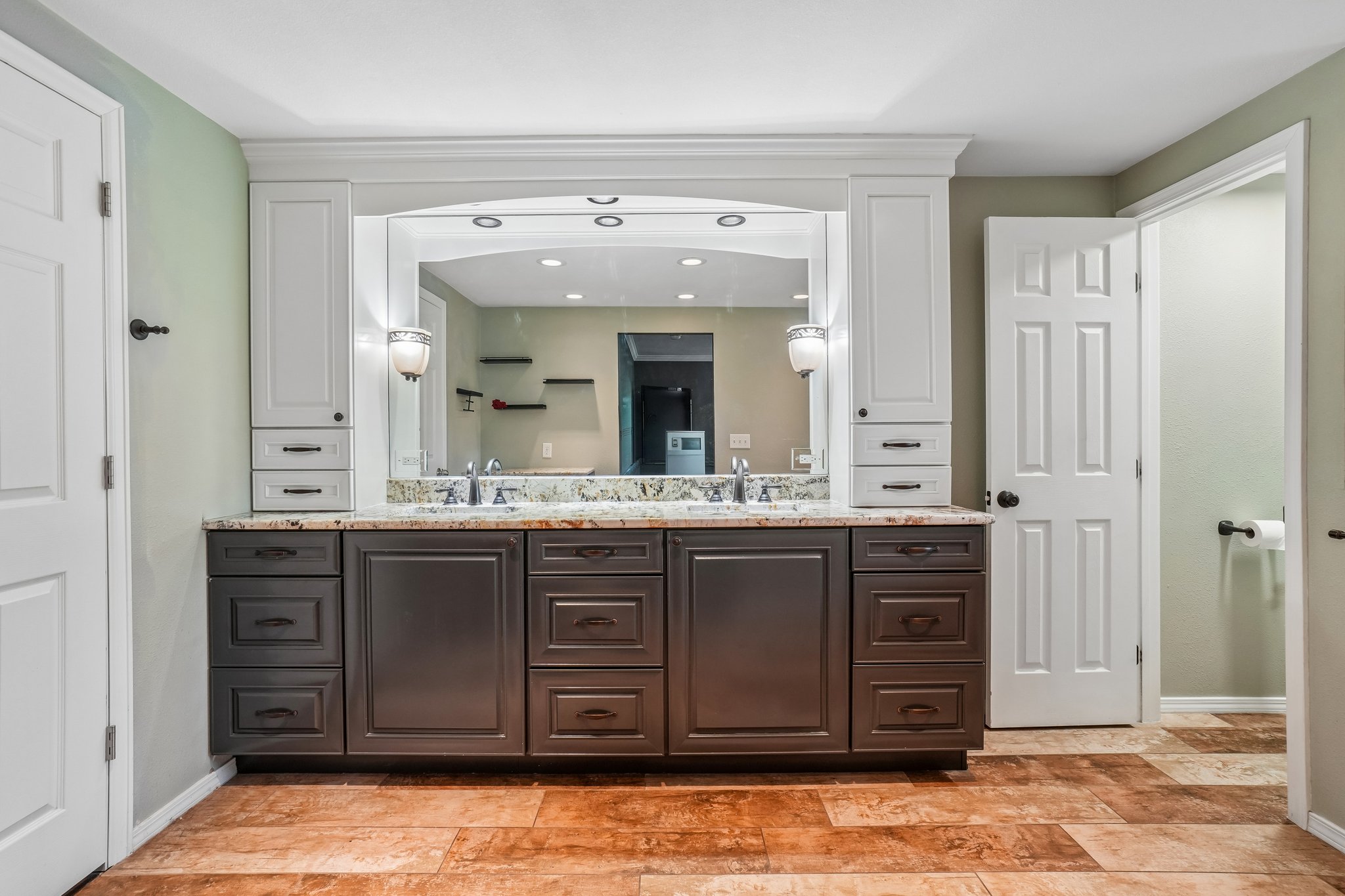 E Amherst Cir-S1707-030.jpg
