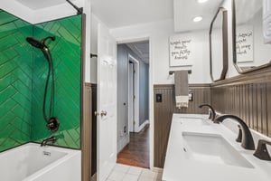 E Amherst Cir-S1707-022.jpg