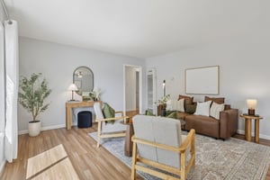 Francine Ct-S1808-005.jpg
