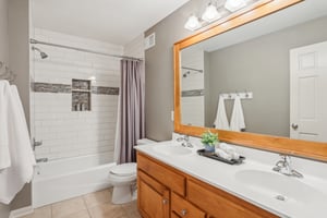 Ashley Ct-1705-026.jpg