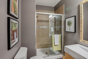 Ashley Ct-1705-052.jpg