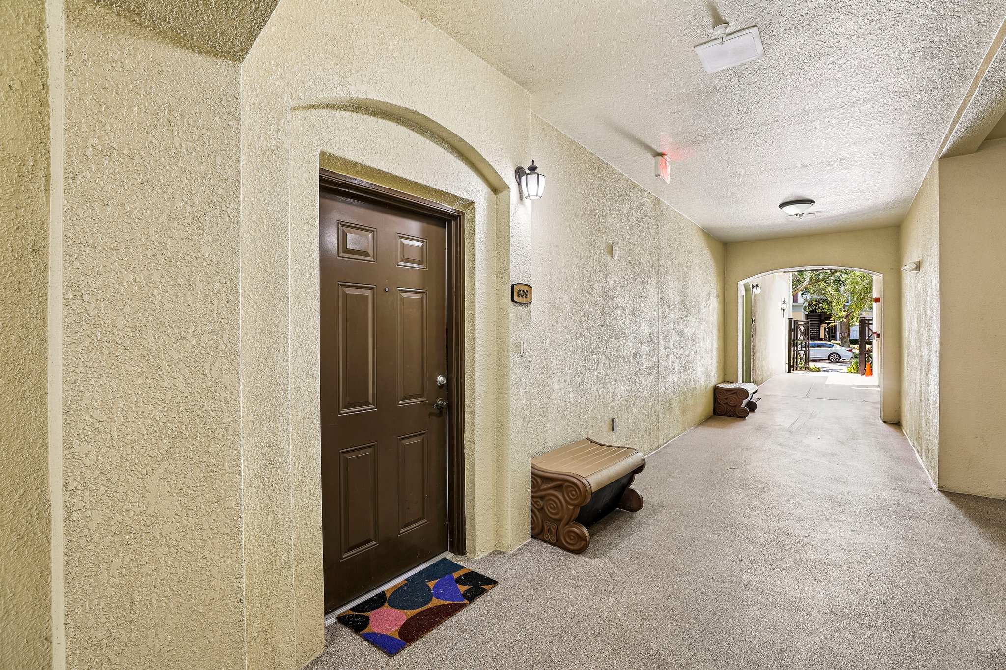 Mizzon Dr 102-S0407-005.jpg